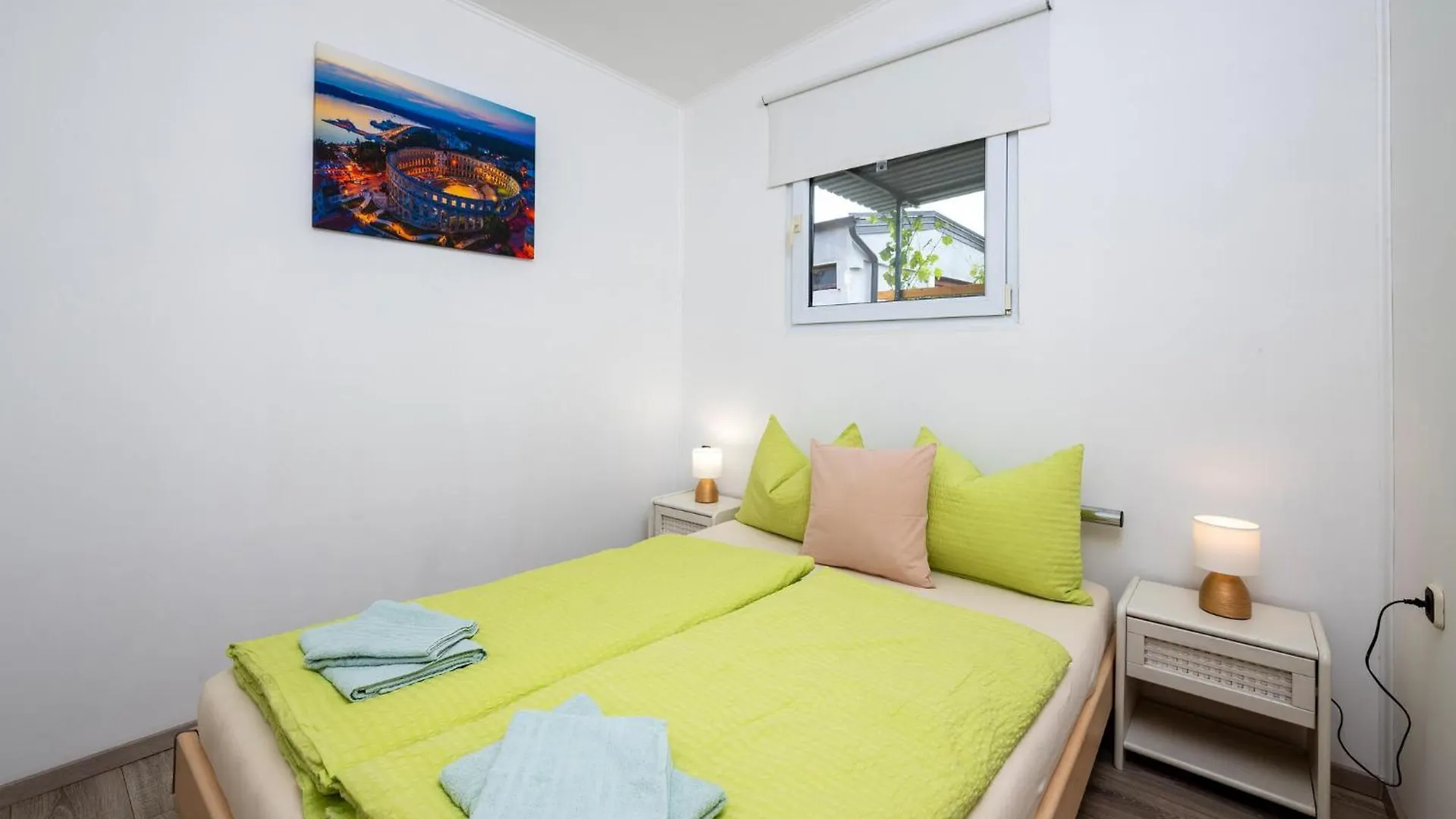 Stunning Home In Kavran With Wifi 0*,  Croácia